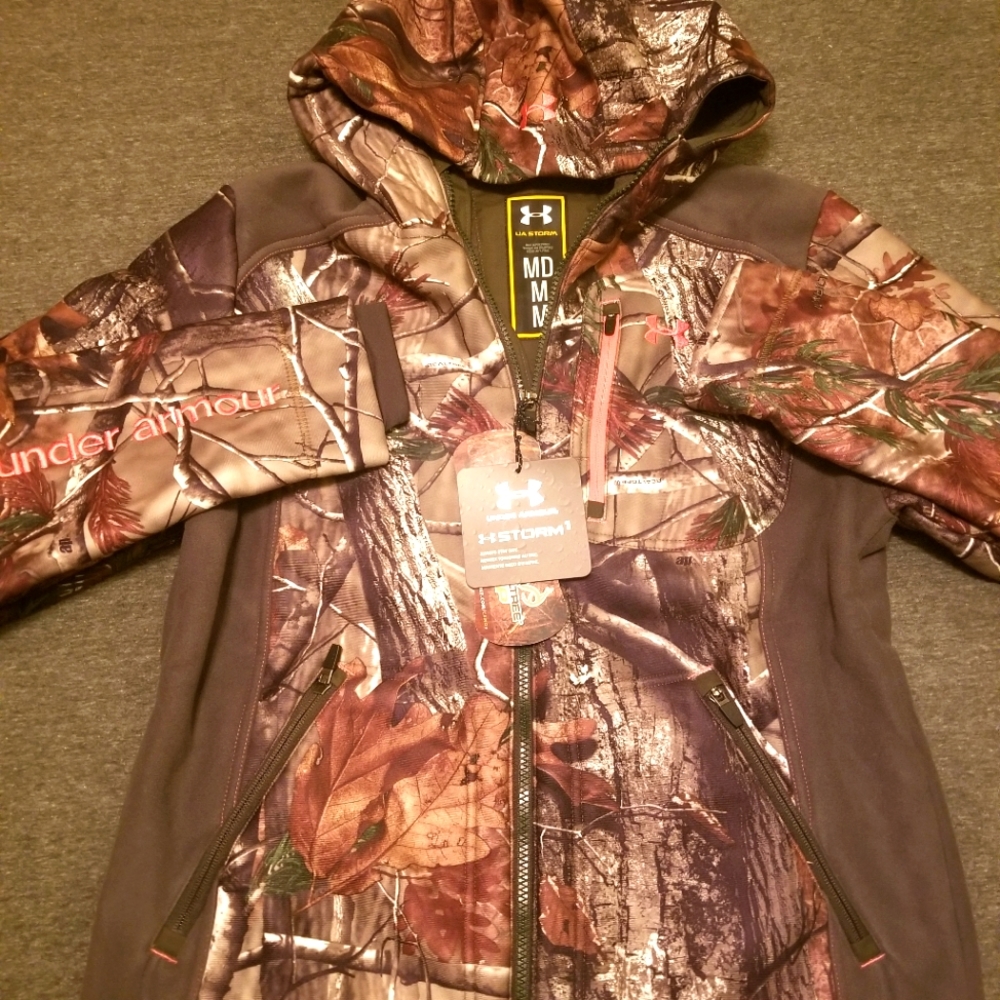 Under Armour Real Tree Womens Camo Hooded Jacket